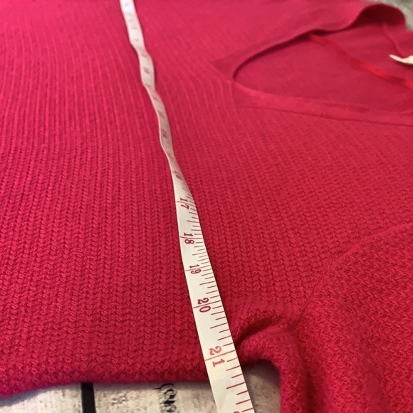 GAP Brooklyn V Neck Sweater - Picture 13 of 14